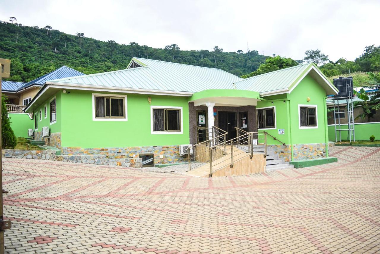 3A'S Guest House Akosombo Esterno foto