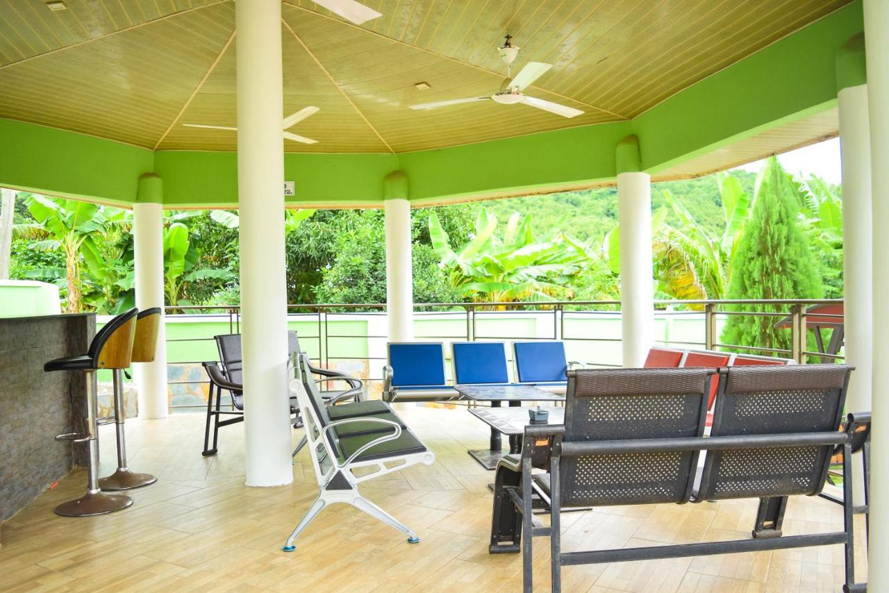 3A'S Guest House Akosombo Esterno foto