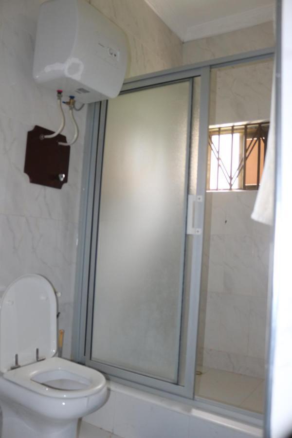 3A'S Guest House Akosombo Esterno foto