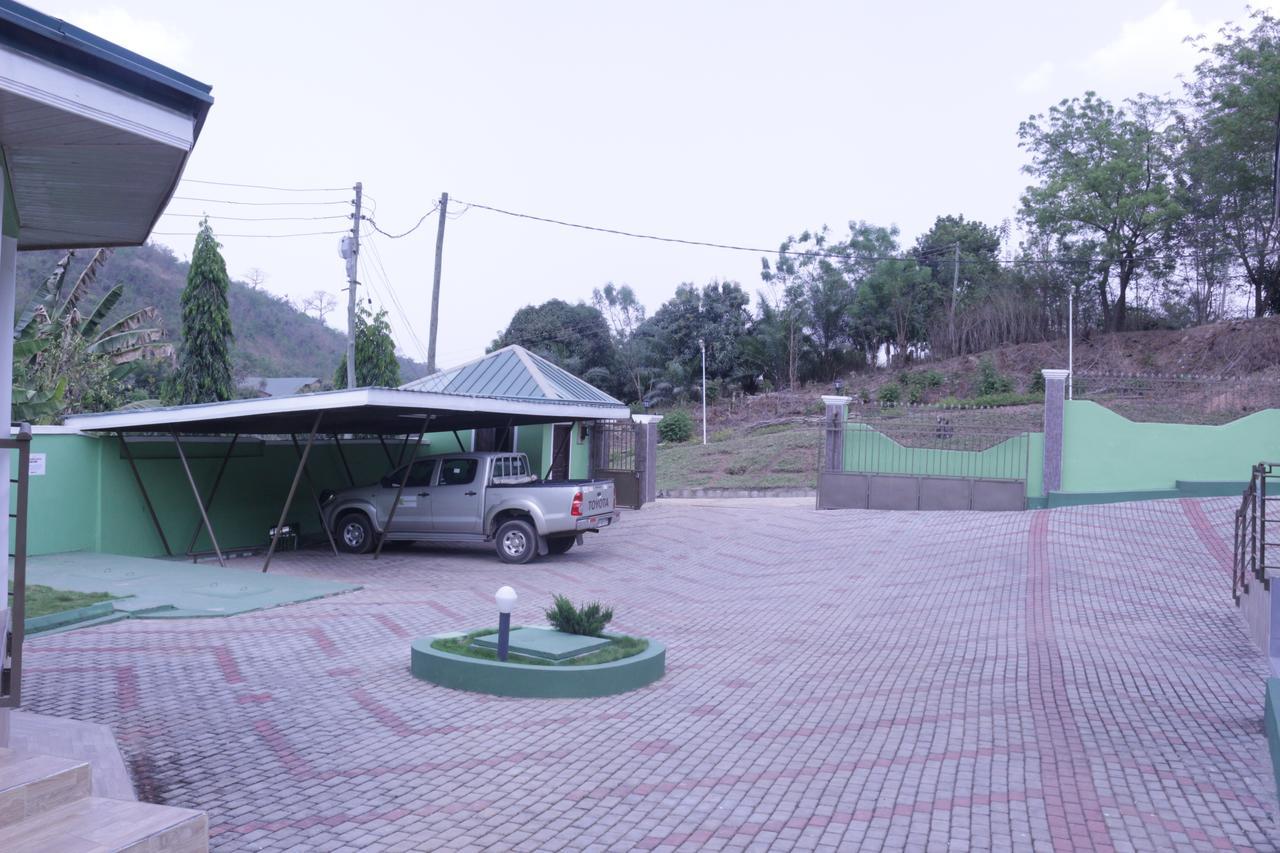 3A'S Guest House Akosombo Esterno foto