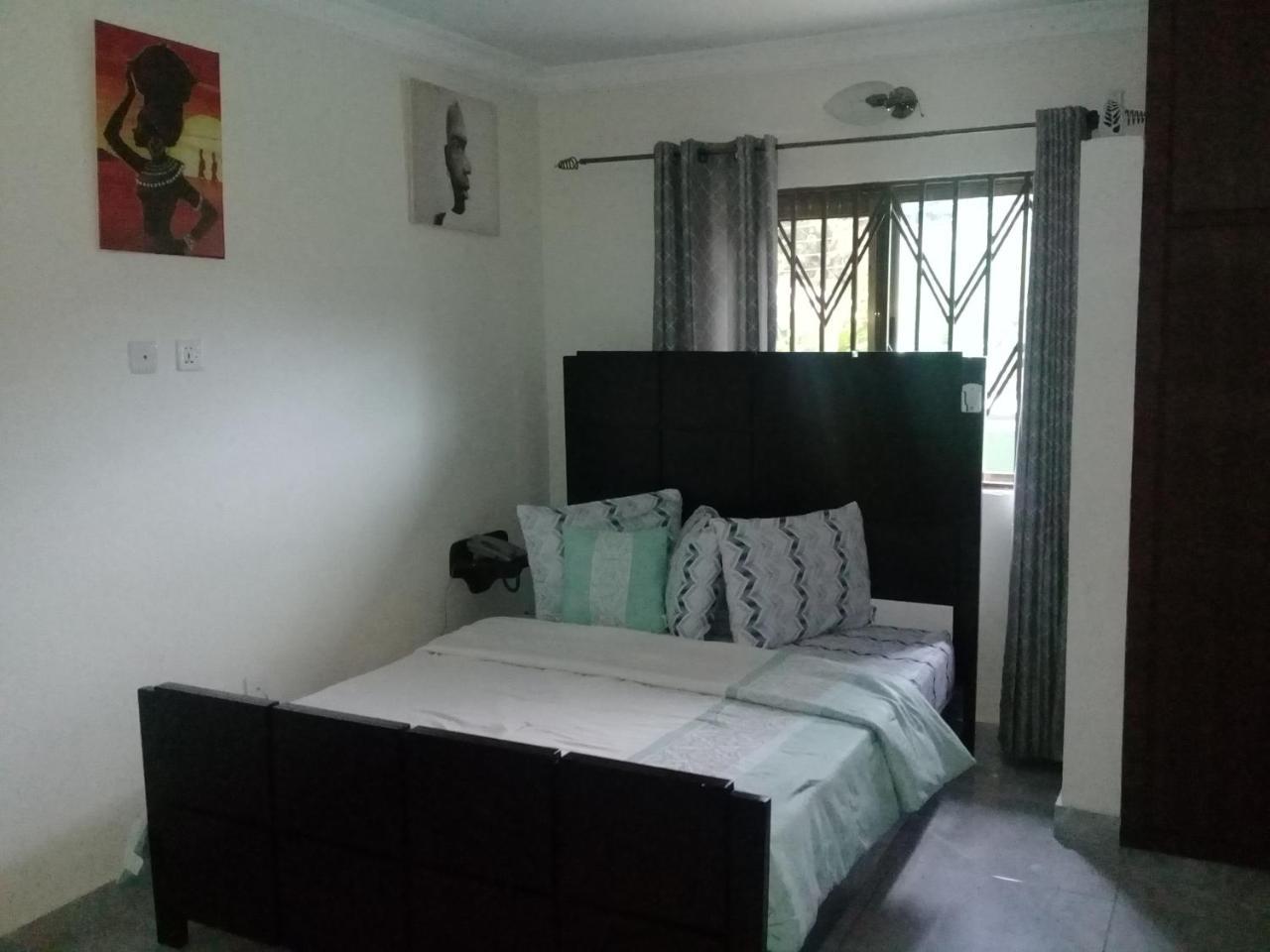 3A'S Guest House Akosombo Esterno foto