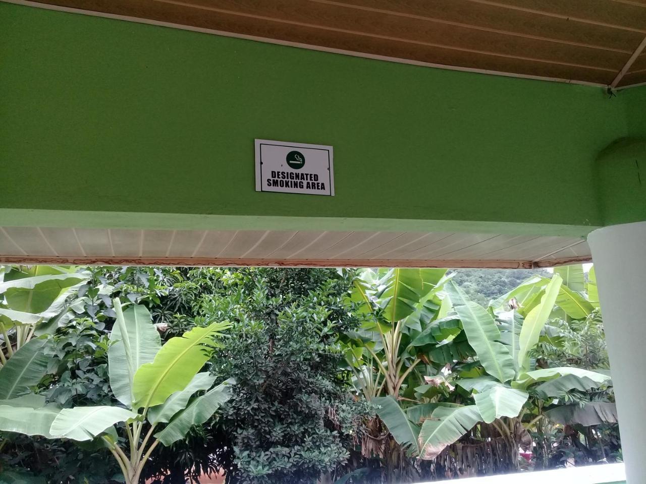 3A'S Guest House Akosombo Esterno foto