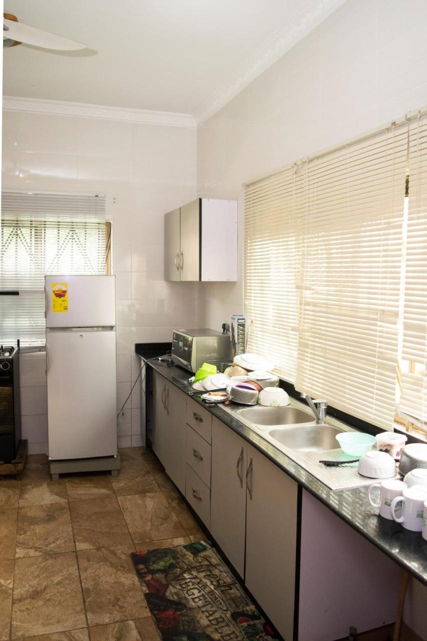 3A'S Guest House Akosombo Esterno foto
