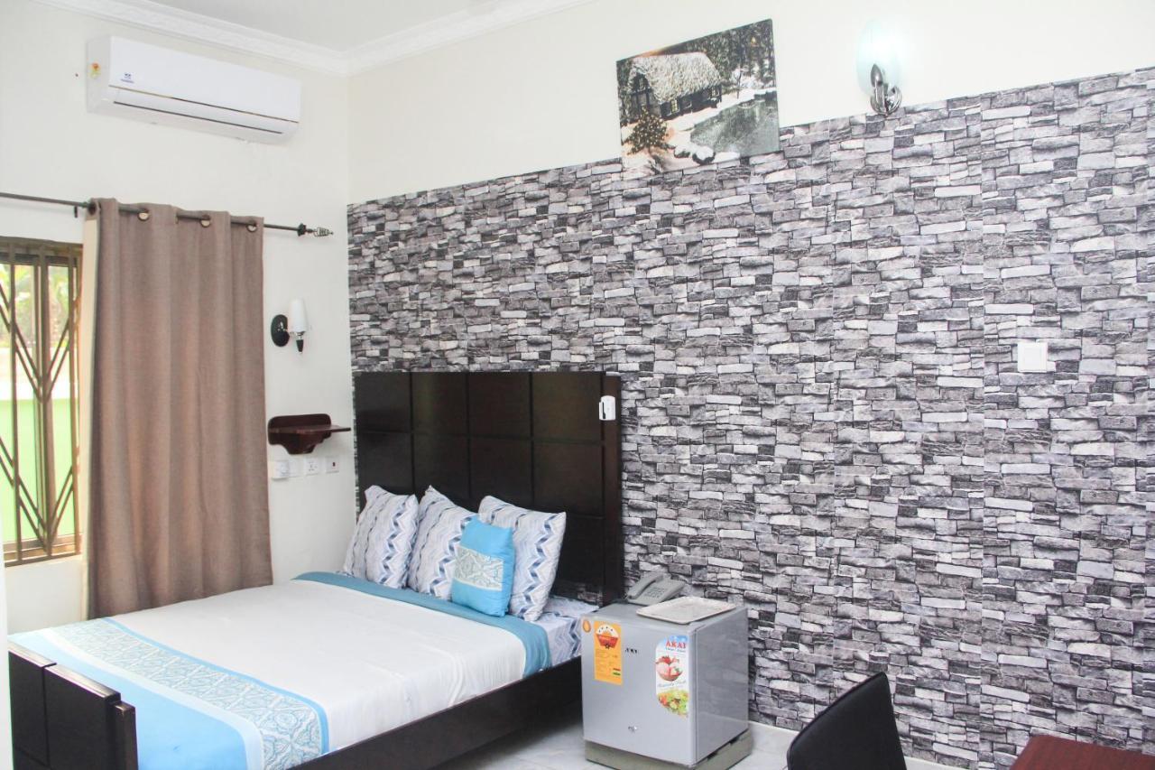 3A'S Guest House Akosombo Esterno foto
