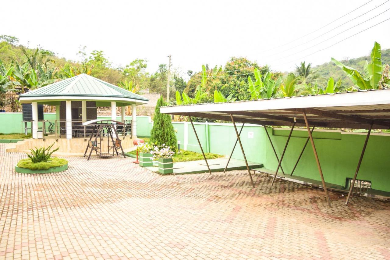 3A'S Guest House Akosombo Esterno foto