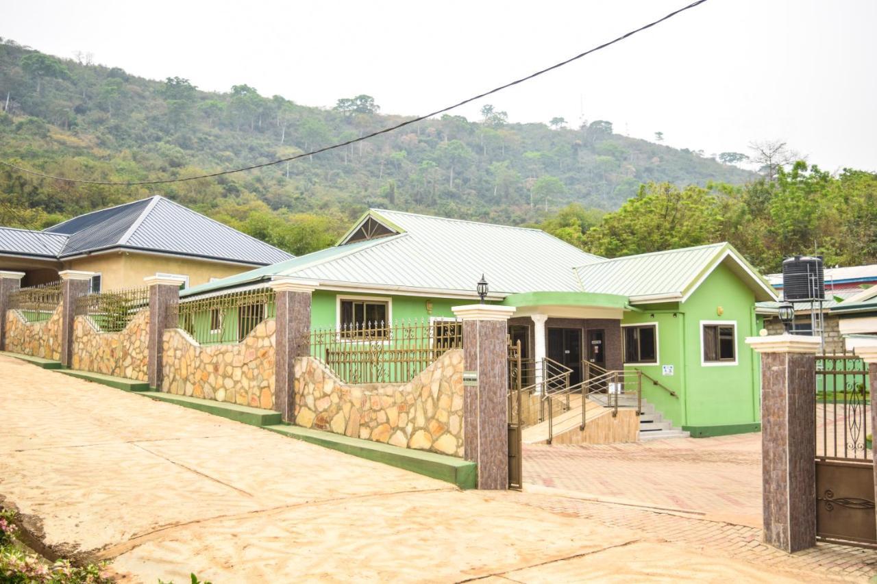 3A'S Guest House Akosombo Esterno foto