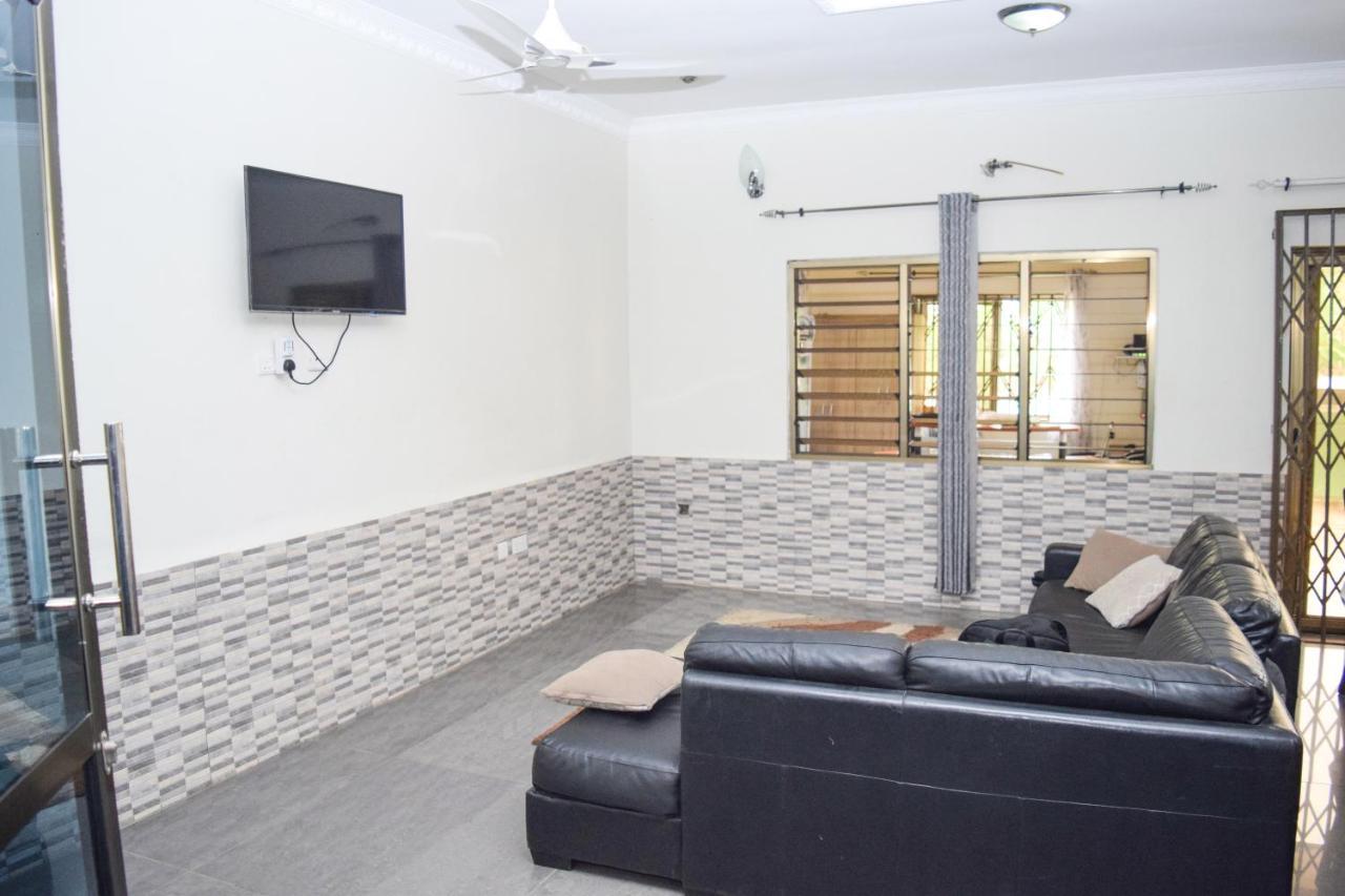 3A'S Guest House Akosombo Esterno foto