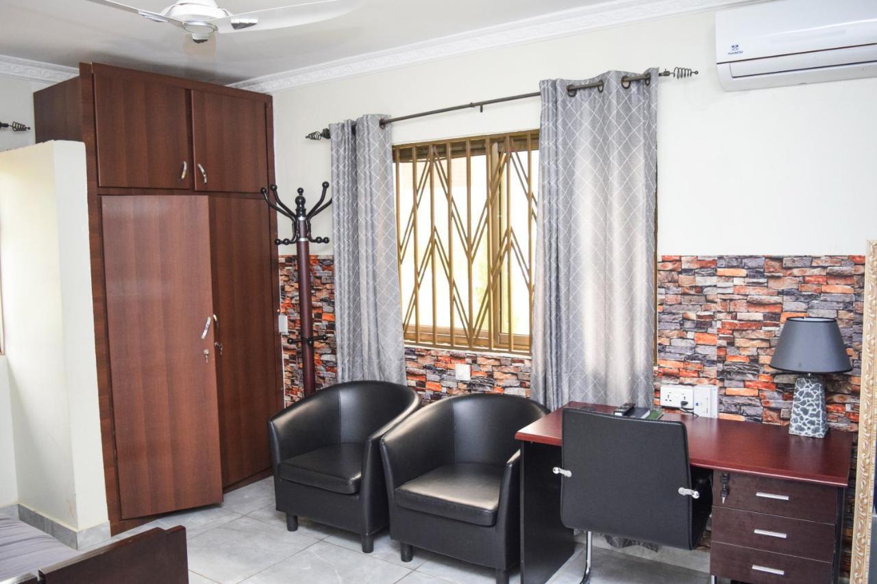 3A'S Guest House Akosombo Esterno foto