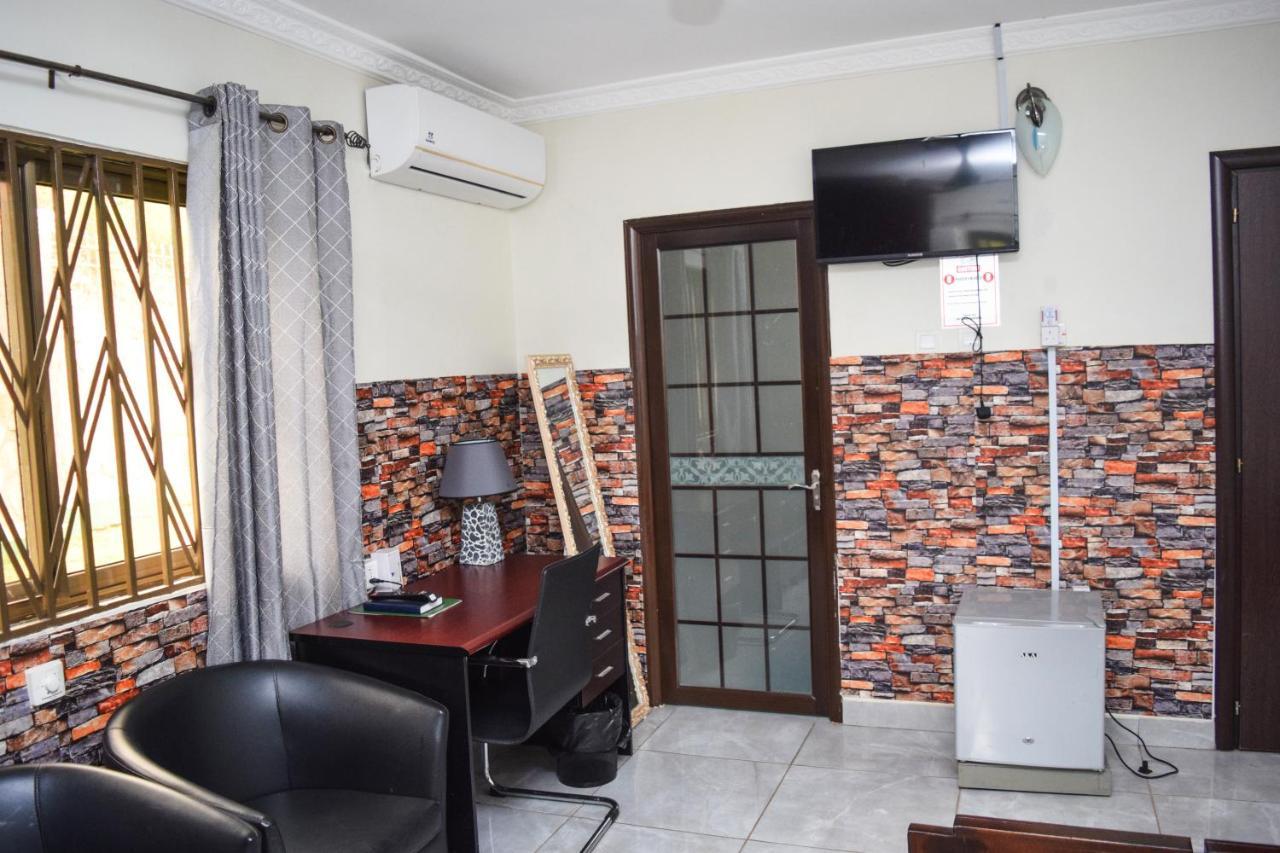 3A'S Guest House Akosombo Esterno foto