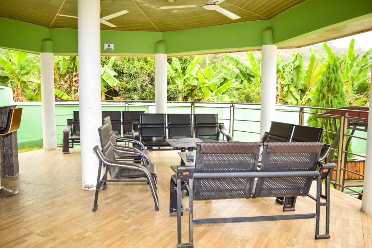 3A'S Guest House Akosombo Esterno foto
